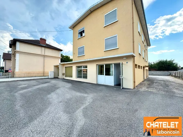 Local commercial 138 m² BOURG EN BRESSE