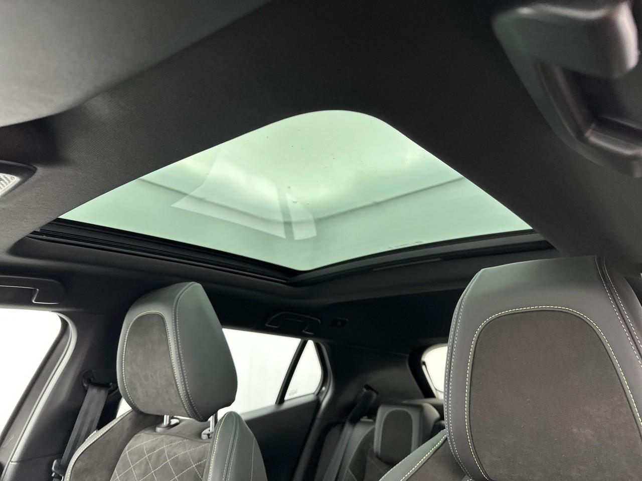 Peugeot 2008 puretech 130 s&s eat8 gt pack — photo 37