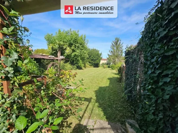 Bien immobilier de rendement Vente Castres 11p 200m² 95000€