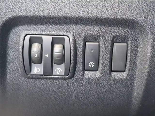 Renault Captur dci 90 edc — photo 33