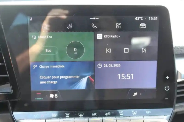 Renault Megane e-tech ev60 220 ch super charge — photo 40