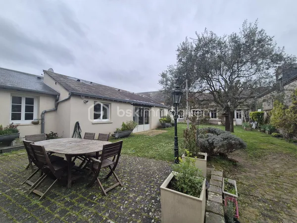 Maison 8 pièces 235 m²