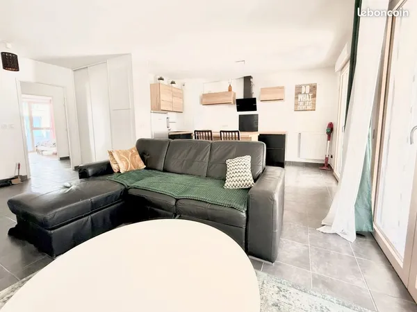 Appartement T3 meublé 64 m² - Balcon terrasse - Box fermé - Villeurbanne - Rue Françoise Giroud-M32