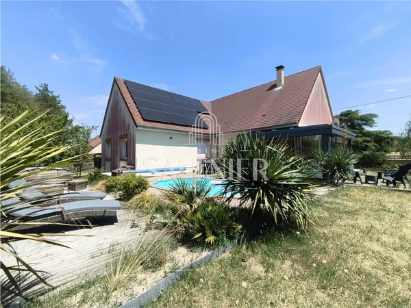 A Villeny, villa de plain-pied de 139 m2 4 chambres.