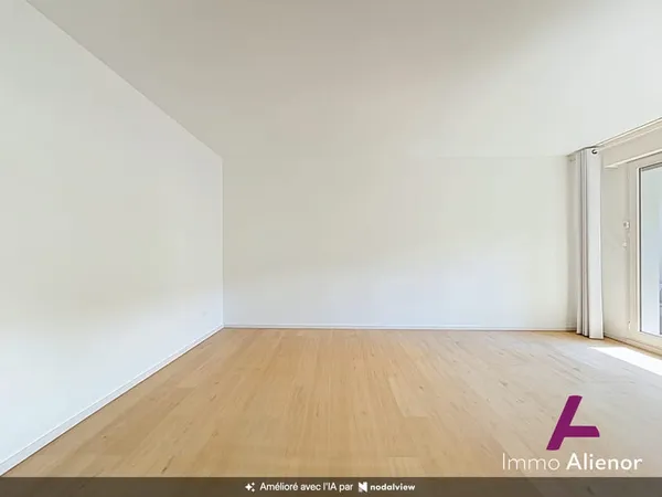 Appartement T2 avec loggia, parking - FONDAUDÈGE