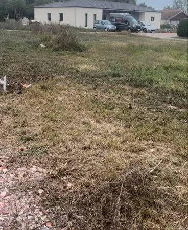 Terrain constructible à vendre-Sainte livrade-sur-lote