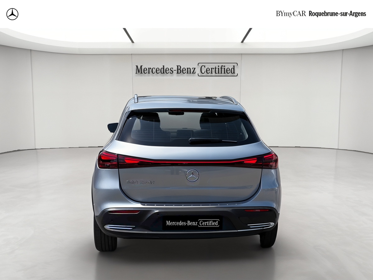 Mercedes EQA 250+ — photo 4