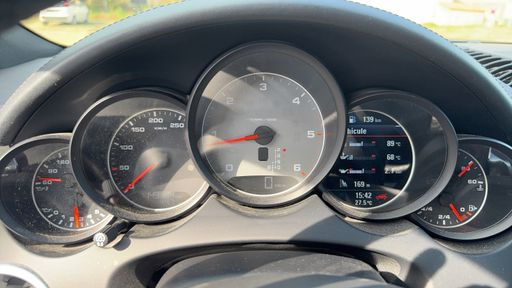 Porsche Cayenne 4.2 TD V8 382 4X4 Tiptronic 8 - S – 2013 – 149184 km – Diesel – Boîte Automatique — photo 35