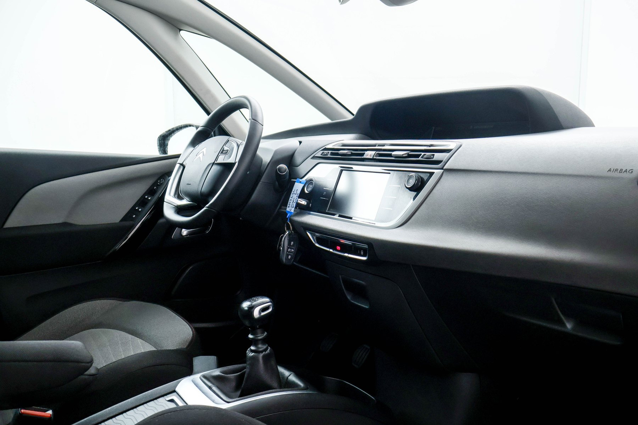 Citroën Grand C4 Spacetourer — photo 29