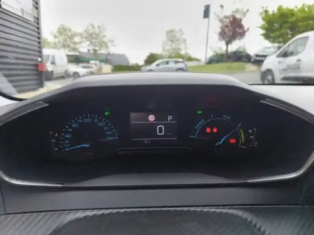 Peugeot 208 hybrid 110 ch e-dcs6 — photo 10