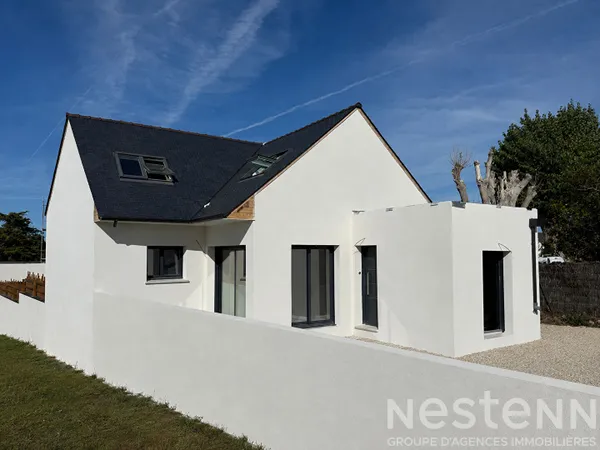 QUIBERON - Maison neuve à vendre située à 300 mètres des plages de la baie !