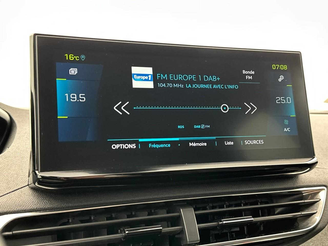 Peugeot 3008 hybrid 225 e-eat8 allure pack — photo 22