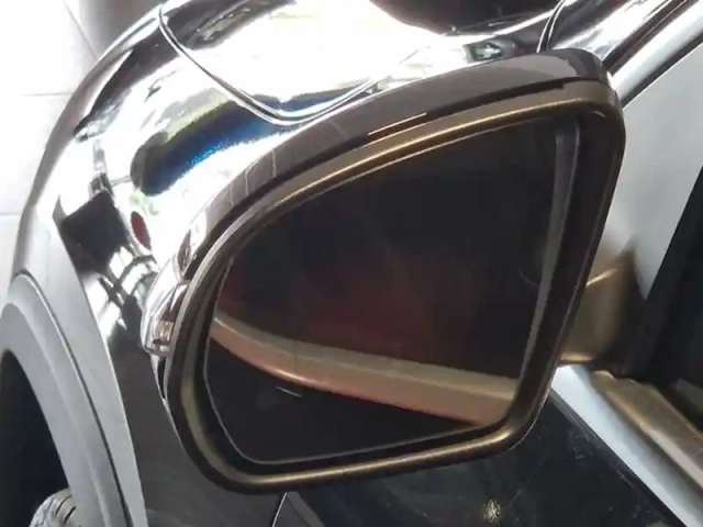 Mercedes Eqa 250+ amg line — photo 17