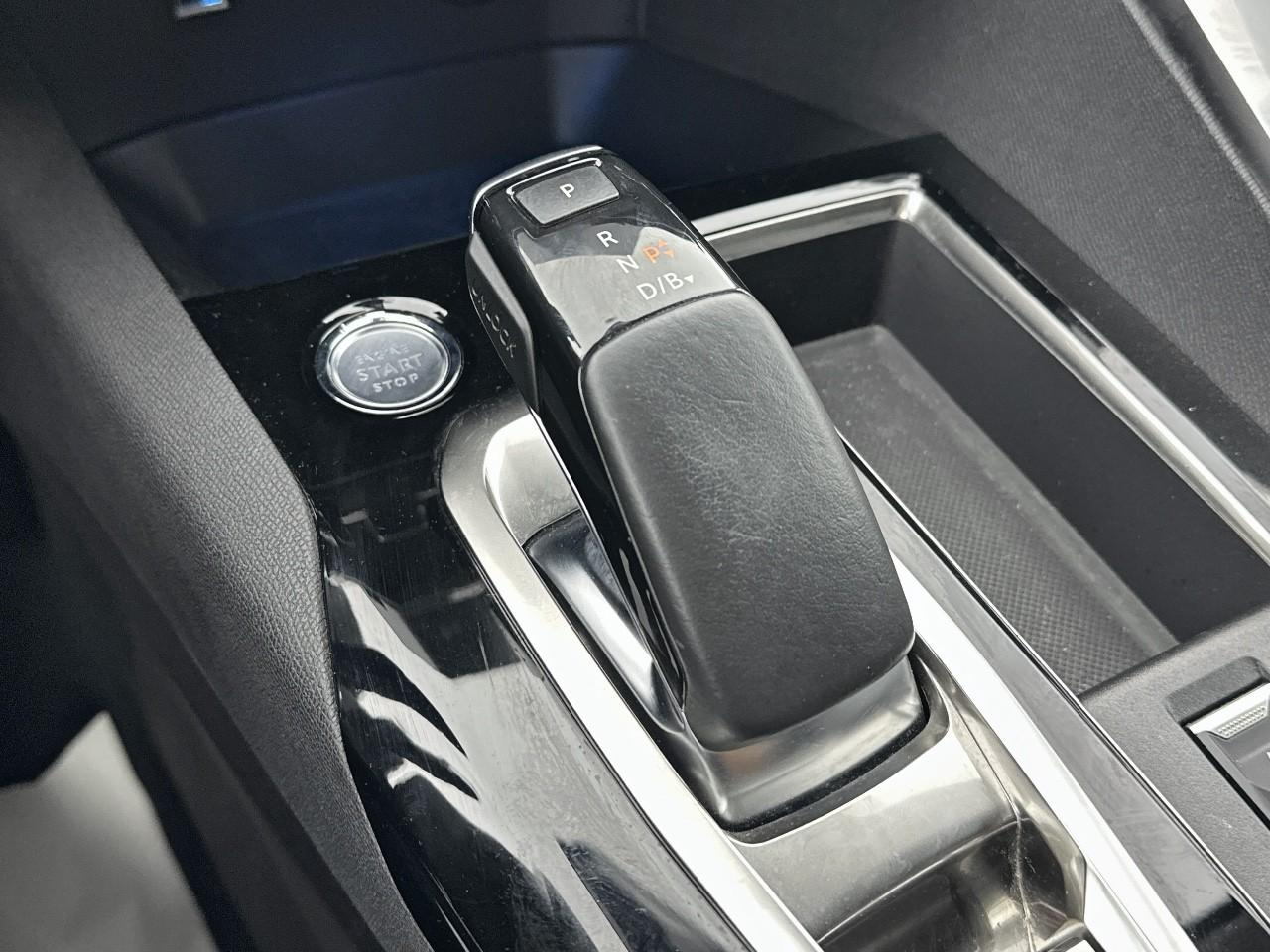 Peugeot 3008 hybrid 225 e-eat8 allure — photo 30