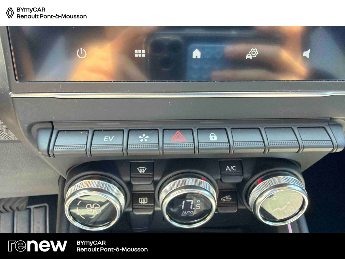 Renault Clio E-Tech full hybrid 145 — photo 17