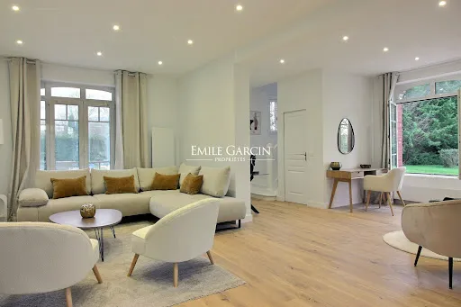 Maison 10 pièces 240 m²