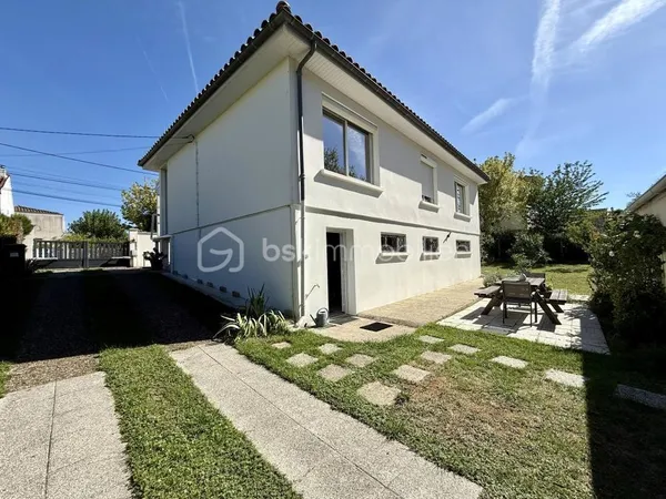 EXCLUSIVITÉ  SAINTES  Maison 140 m² avec jardin EN ZONE NON INONDABLE OFFRANT CALME, CONFORT ET PR