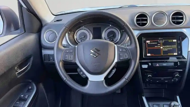 Suzuki Vitara 1.4 boosterjet hybrid — photo 29