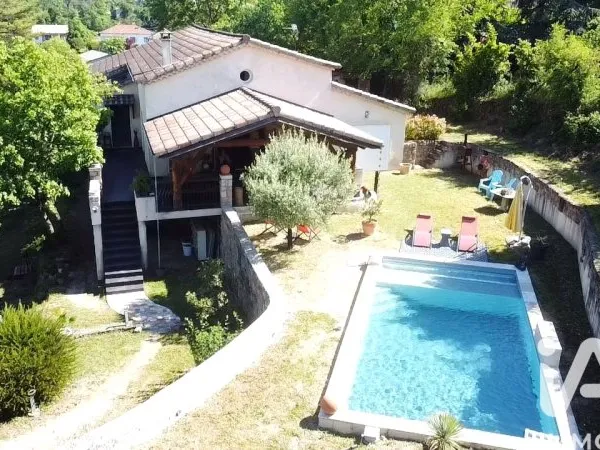 Maison 5 pièces 186 m²