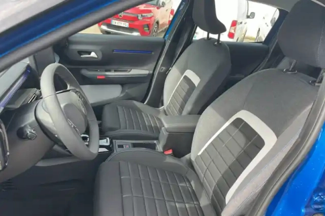 Citroën C3 hybride 110 ch automatique — photo 10