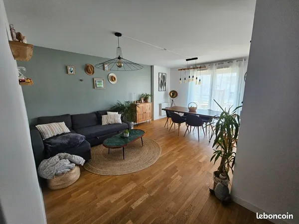 Location non meublée - Appartement T3 de 65 m² avec balcon et grand box fermé - Résidence récente sé