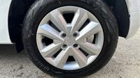 Dacia Sandero 1.0 TCe 90ch Expression — photo 11