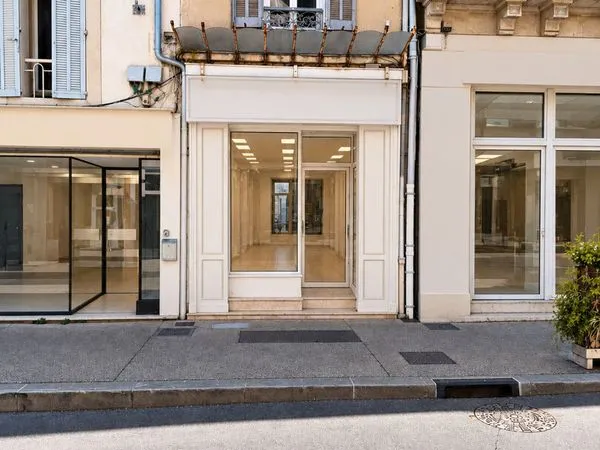Local commercial 33 m² SALON DE PROVENCE