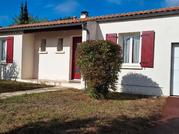 Maison à louer à Saintes