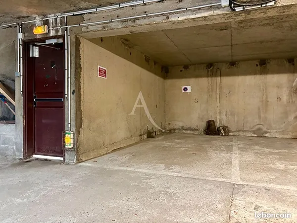Parking/box GIF SUR YVETTE