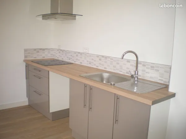 Appartement 3 pièces . 1er étage. 60 m2