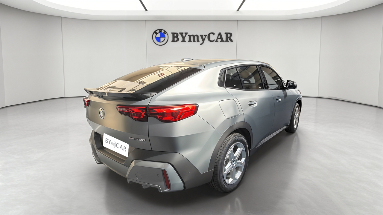 BMW iX2 eDrive20 204ch BVA — photo 5