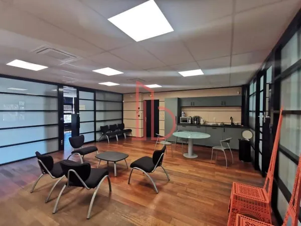 Bureaux 265 m²