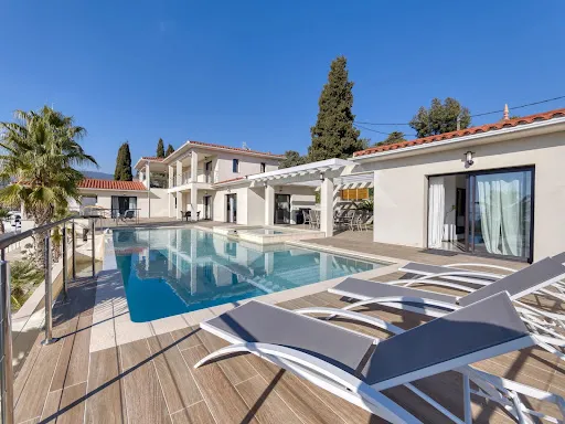 Villa 7 pièces 280 m²
