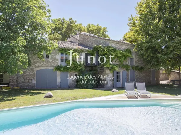 Maison 13 pièces 400 m²