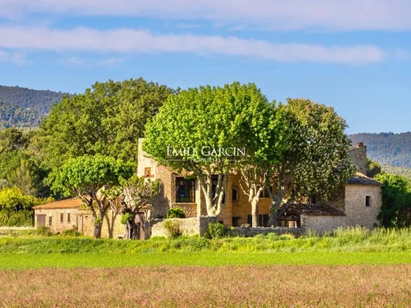 Maison 15 pièces 460 m²