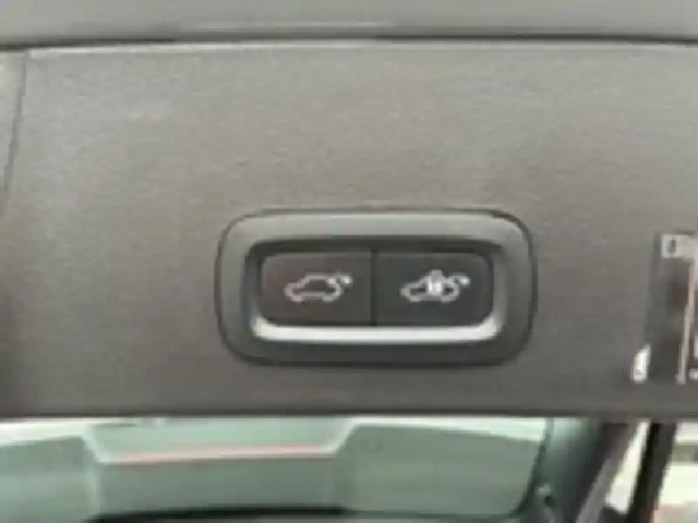 Volvo Xc40 t4 recharge 129+82 ch dct7 — photo 9