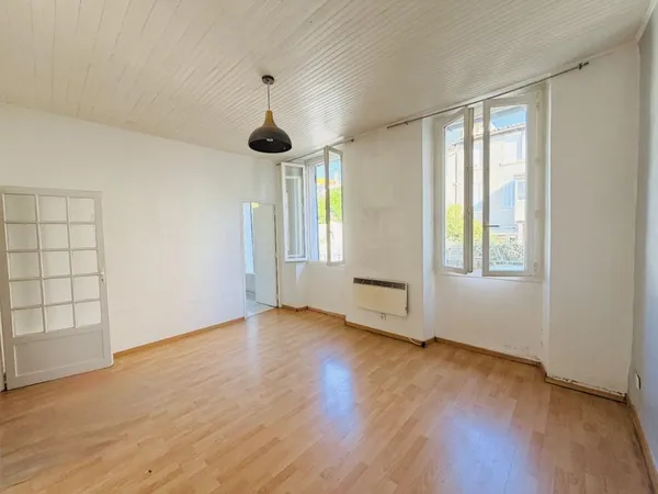 Vends t2 - 43 m² - Marseille 1er Arrondissement 13001
