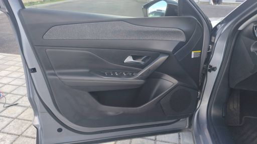 Peugeot 408 1.6 THP 225 Hybrid e-EAT8 - 408 – 2023 – 15164 km – Hybride rechargeable – Boîte Automatique — photo 18