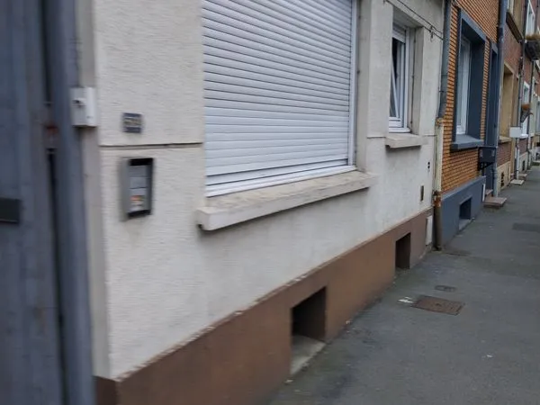 Appartement de type 2 avec box attenant de 20m2 proximité de la gare sncf arret de bus sur place por