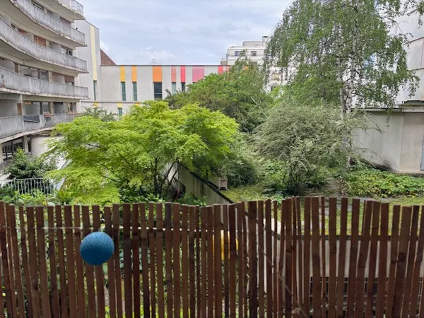 Montparnasse T1 meublée refaite a neuf avec Terrasse sur jardin privé