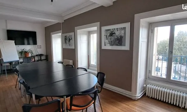 Bureaux 280 m² Saintes