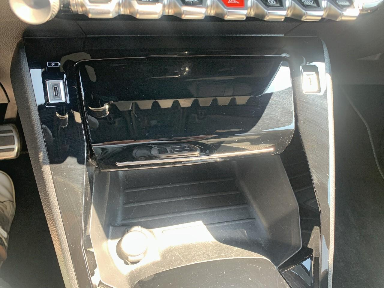 Peugeot 2008 1.2 hybrid 145ch gt e-dcs6 — photo 37