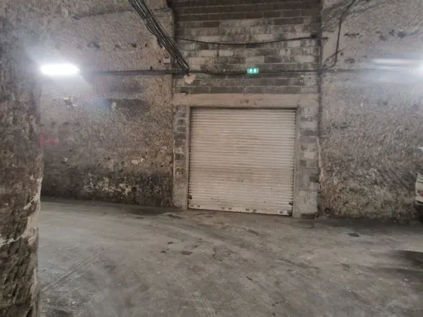 Local de stockage / activité - 700 m² - Carrières de Bougival