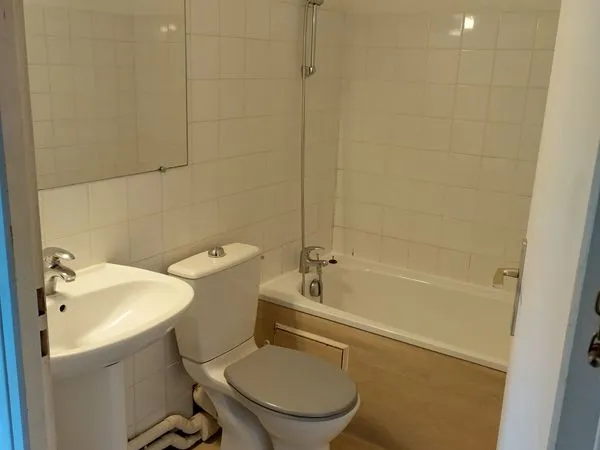 À LOUER - Studio de 19 m² - cours de l'Argonne