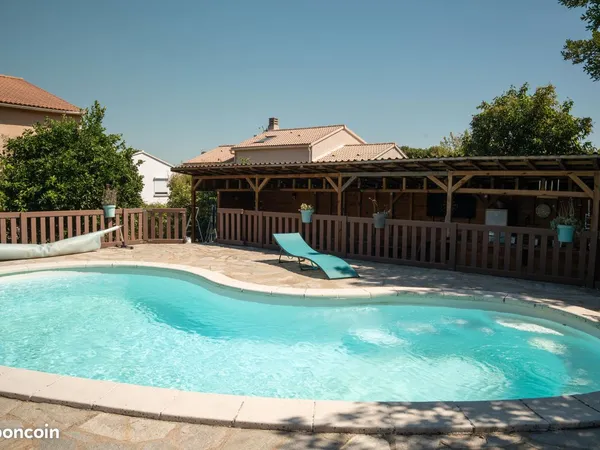 Maison avec piscine potentiel locatif