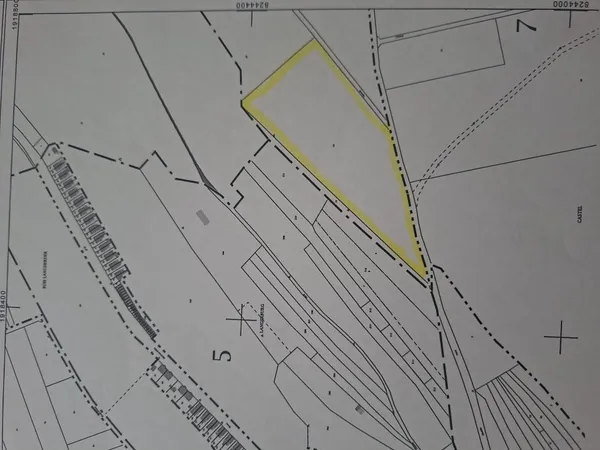 Terrain 28000 m²
