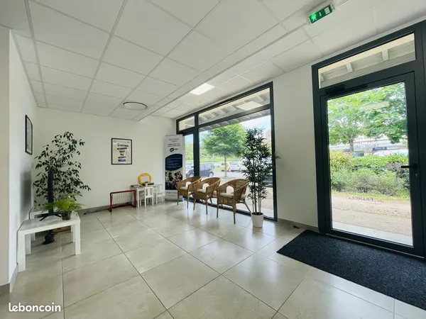 Local commercial/Bureau 93 m3 1150