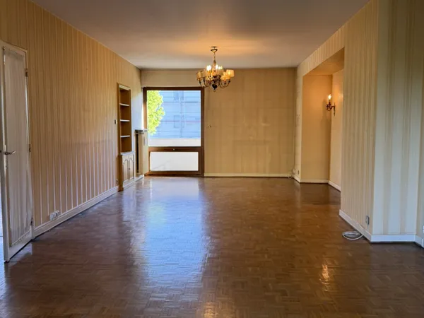 Vends appartement lumineux avec balcon