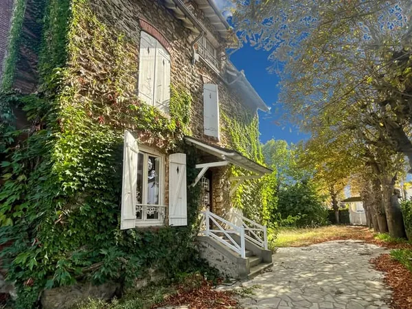 Maison 8 pièces 205 m²