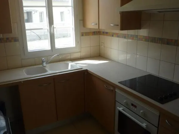 Maison Location Sainte-Terre 4p 75m² 840€